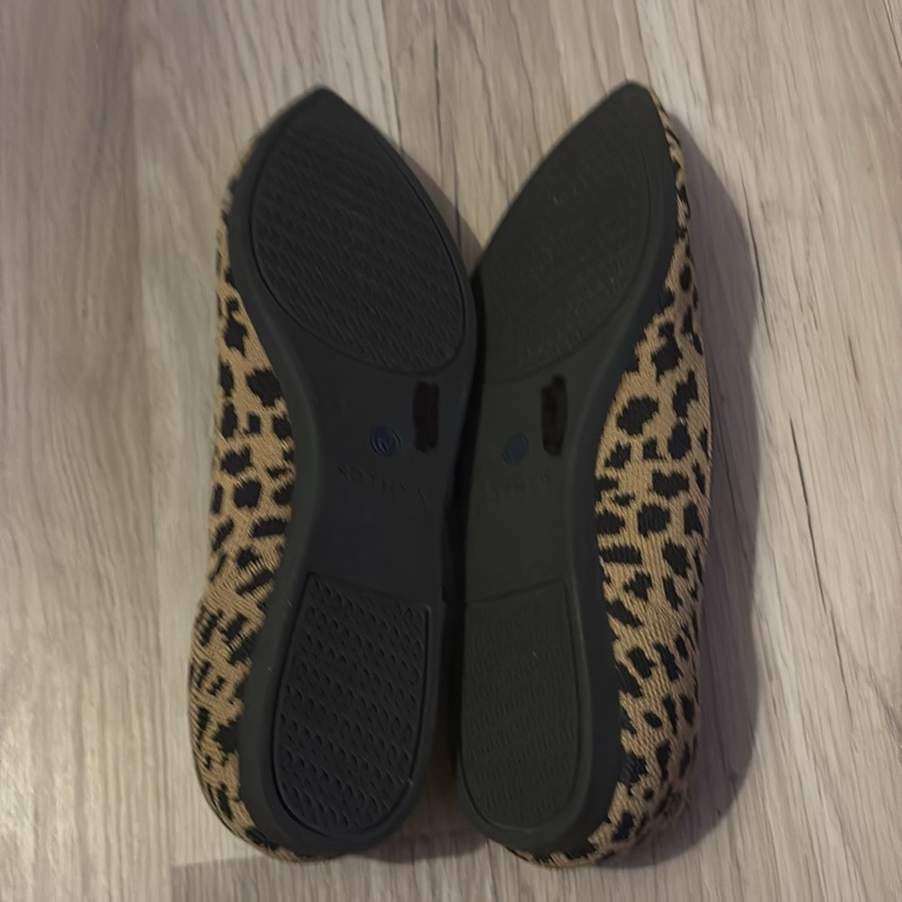 Rothy's Women's Leopard Pointed Toe Flats - Tan/Black - Picture 6 of 7